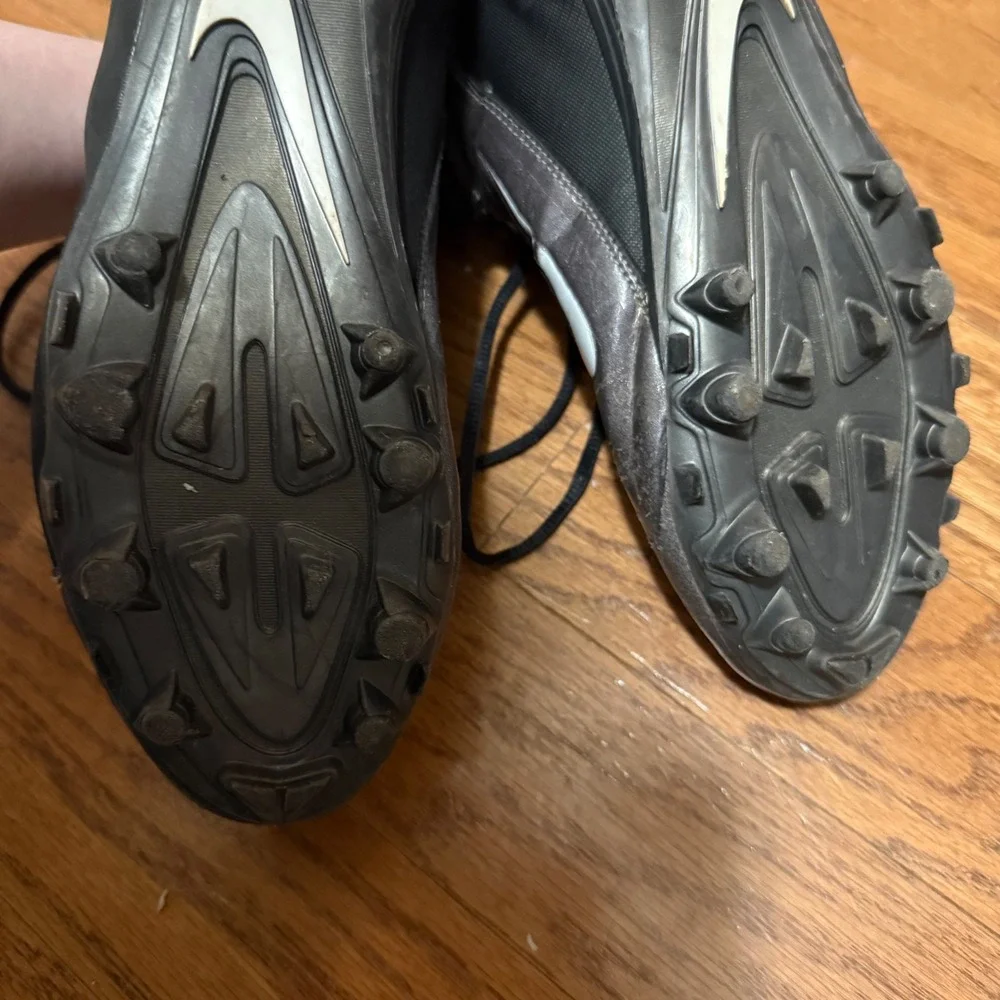 Nike Alpha Dynamic Fit Football Cleats Black White‎ Size 7.5